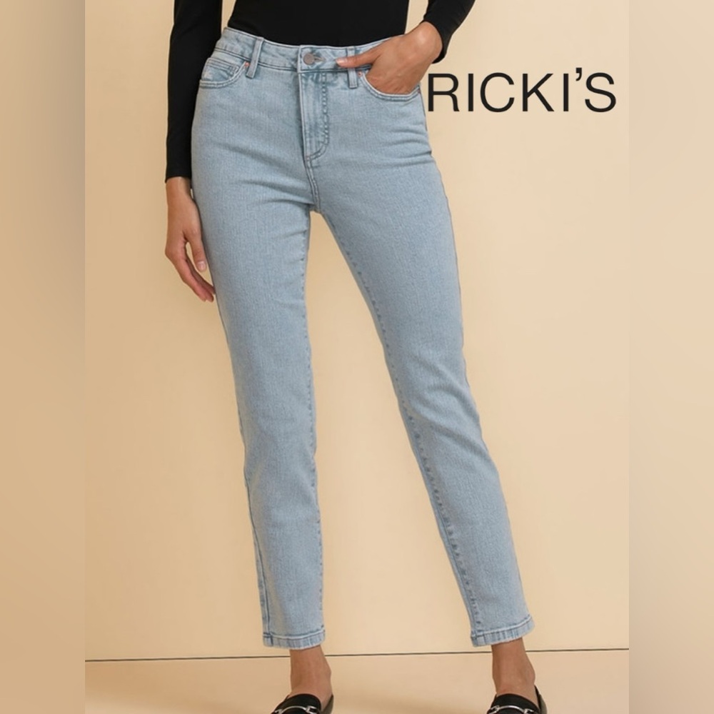 RICKI’S SKINNY JEANS SKYLAR MID RISE REGULAR LIGHT WASH NEW